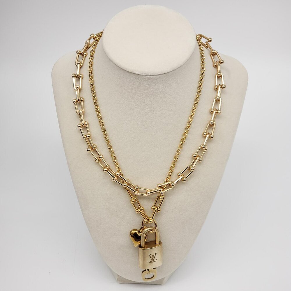 Authentic Louis Vuitton Gold Padlock w/ Unbranded Fashion Stainless Steel Chain - Picture 2 of 7